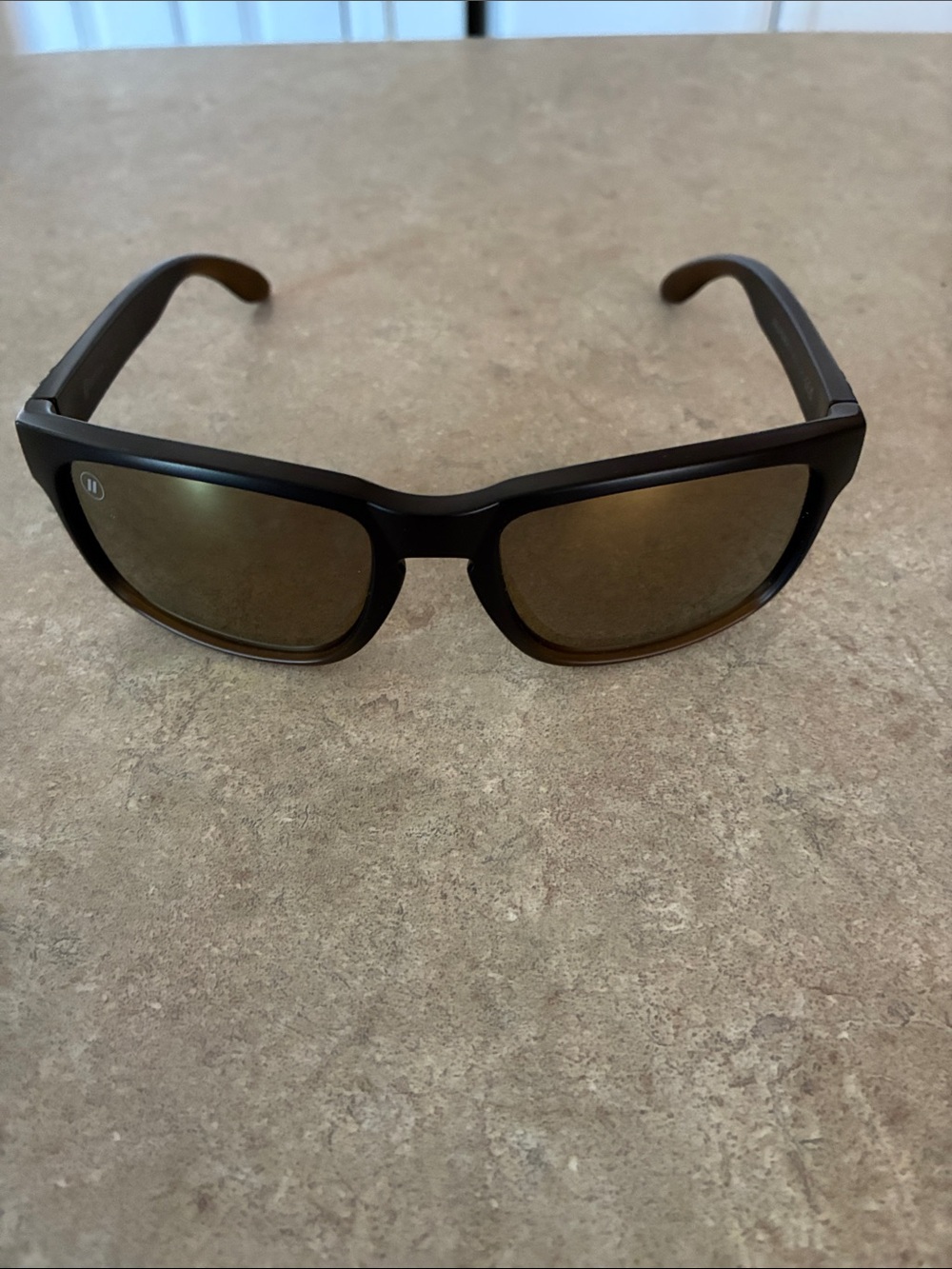 Blenders Matte Black Sunglasses with Brown Mirrored Lenses like new no scratches